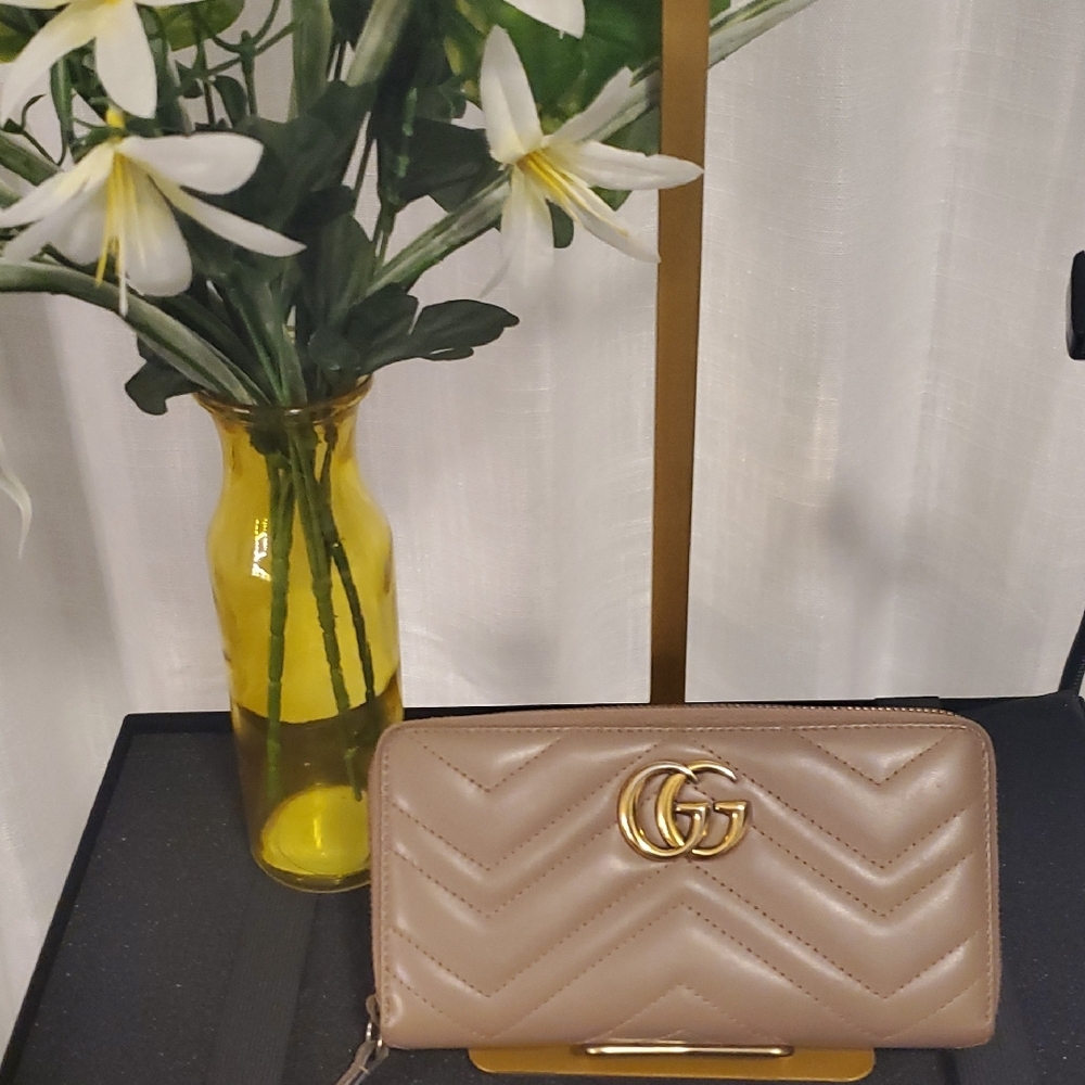Gucci Tan Quilted Leather Wallet with Gold GG Logo